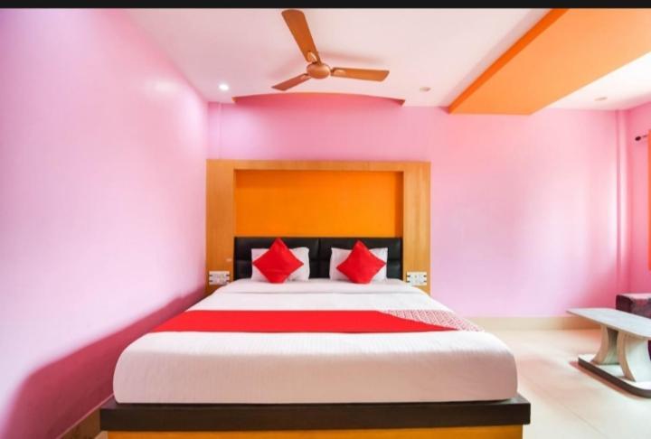 Hotel Orient Residency 加尔各答 客房 照片